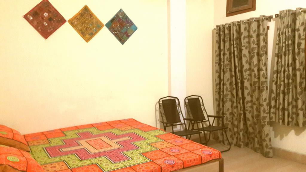 Bona Cafe Restaurant & Sala Guest House Varanasi Habitación foto
